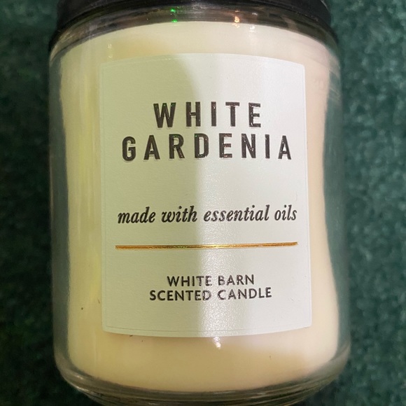 NWT Bath and Body Works White Gardenia Candle